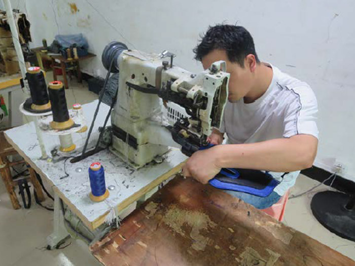 HIGH-SEWING MACHINE